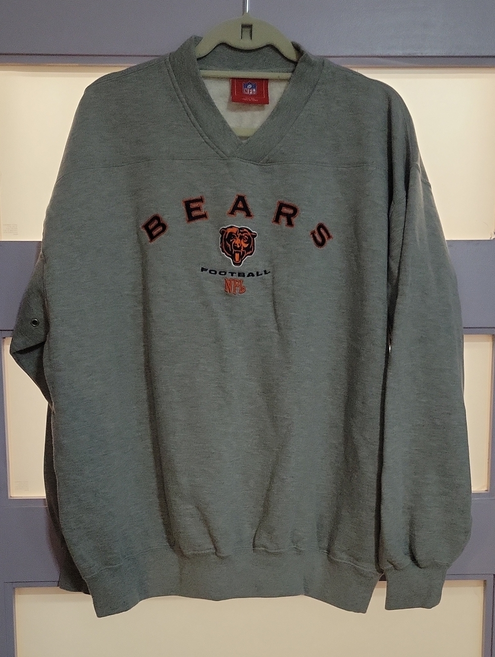 NFL Chicago Bears Gray V-Neck Sweater with Team Logo
